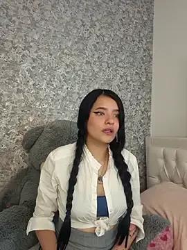 Moom_red on StripChat 