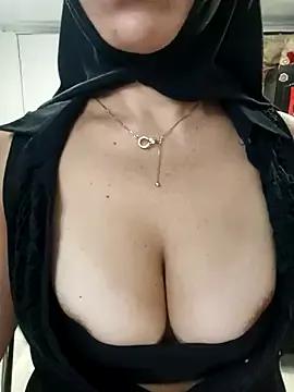 nadia__abaud on StripChat