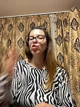 NadiraNoor on StripChat