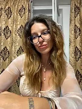 NadiraNoor on StripChat