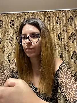 NadiraNoor on StripChat