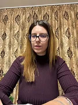 NadiraNoor on StripChat