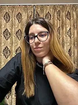 NadiraNoor on StripChat