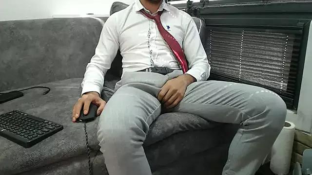 Naughtb0y on StripChat