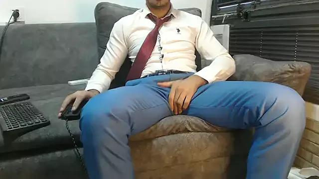 Naughtb0y on StripChat