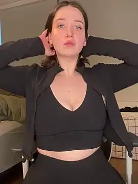 nerdynina on StripChat