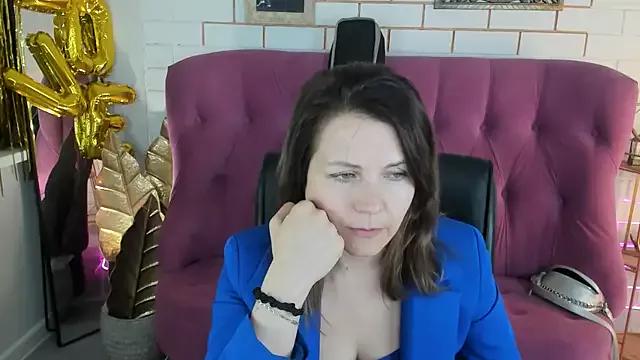 NicoleHitman on StripChat 