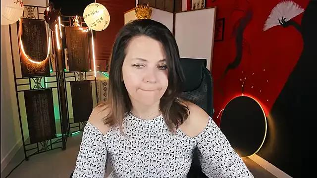 NicoleHitman on StripChat 