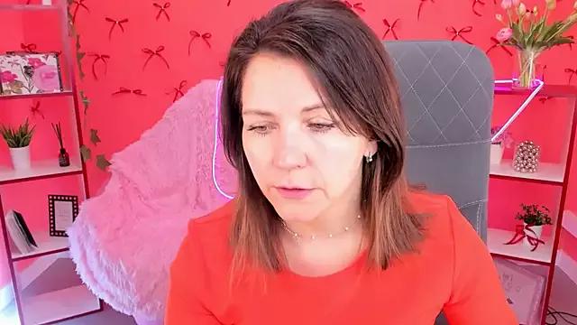 NicoleHitman on StripChat 