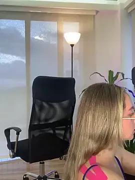 Freechat nicollefiorett on StripChat