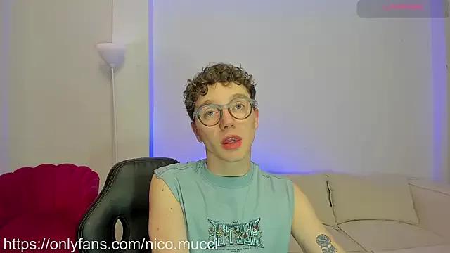 niico_18 on StripChat