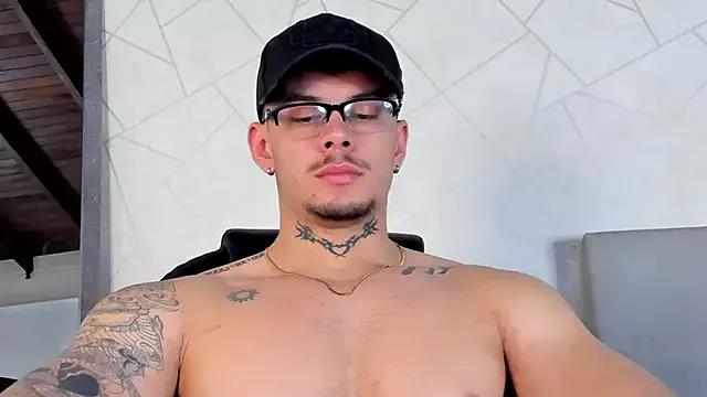 NoahhBrown on StripChat