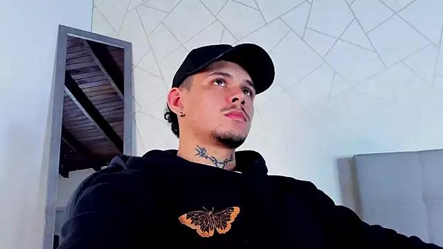 NoahhBrown on StripChat