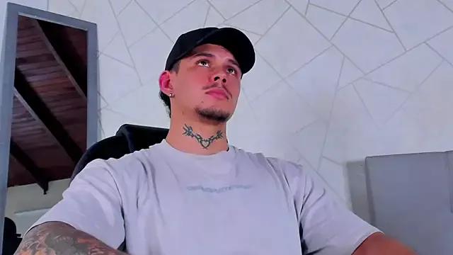 NoahhBrown on StripChat