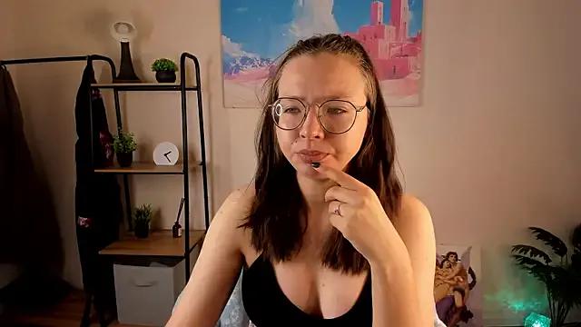 Nuura_Moore on StripChat