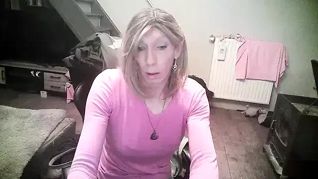 Ombeline1 on StripChat 
