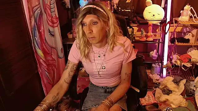 Ombeline1 on StripChat 