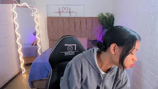 penelope_tay1 on StripChat