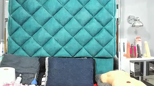 PENELOPELEWISs on StripChat