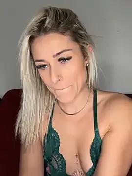 Freechat petrouchkaaa_ on StripChat