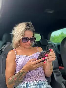 Freechat petrouchkaaa_ on StripChat