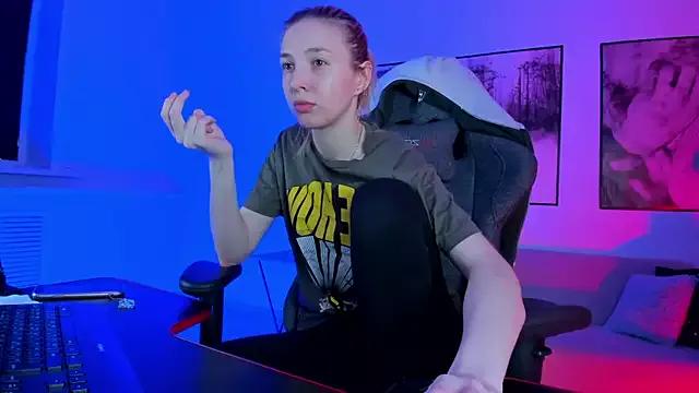 PhilippaAdamas on StripChat 