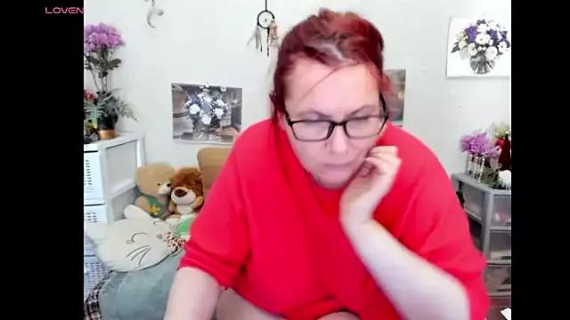 Freechat PlayfullMature on StripChat