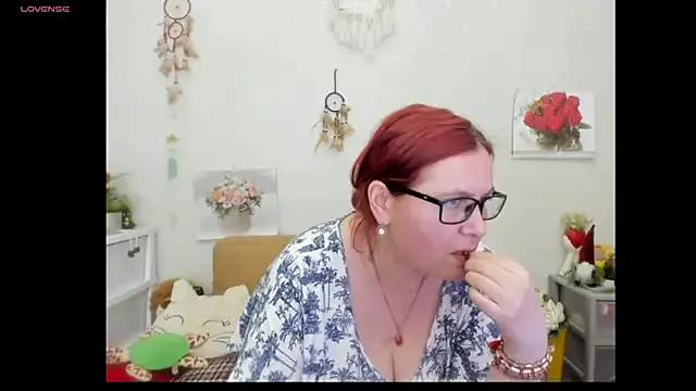 Freechat PlayfullMature on StripChat