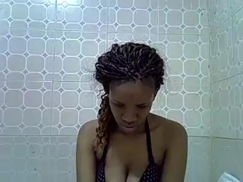 Freechat prettybeee on StripChat