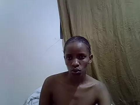 Freechat prettybeee on StripChat