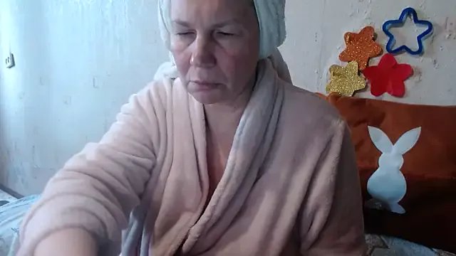 QueenLana on StripChat