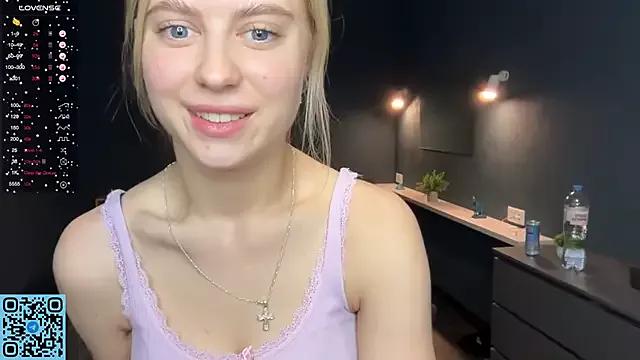 RadiantBliss on StripChat