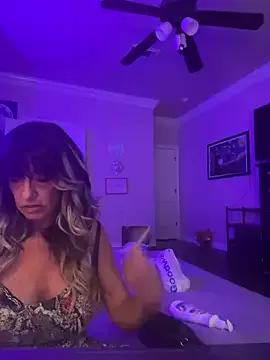 Raventhemilf on StripChat