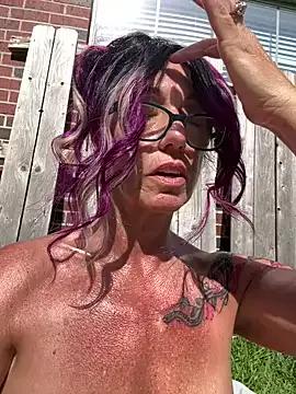 Raventhemilf on StripChat