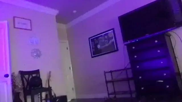 Raventhemilf on StripChat