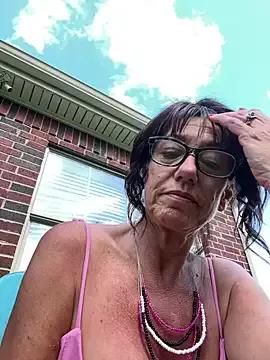 Raventhemilf on StripChat