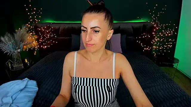 Rebecca_Diamond on StripChat