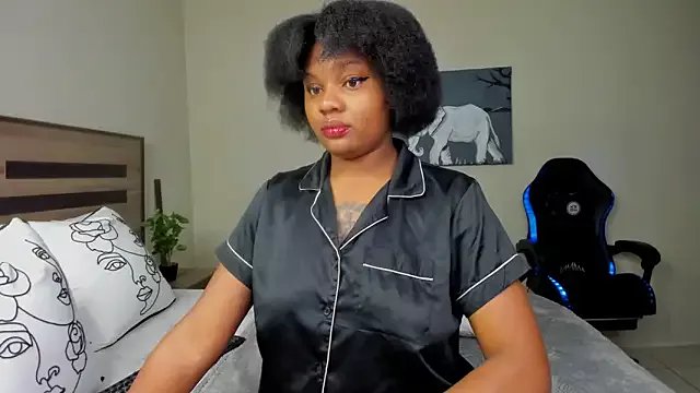 Renee-18 on StripChat