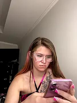 Riley_ray69 on StripChat