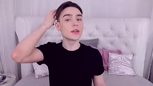 RobbyCharming on StripChat 