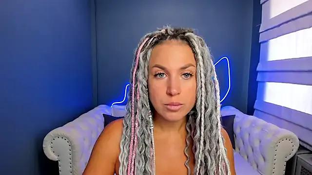 rock_n_roxy on StripChat