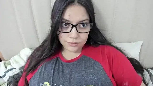 Freechat roniewester on StripChat