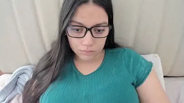 Freechat roniewester on StripChat