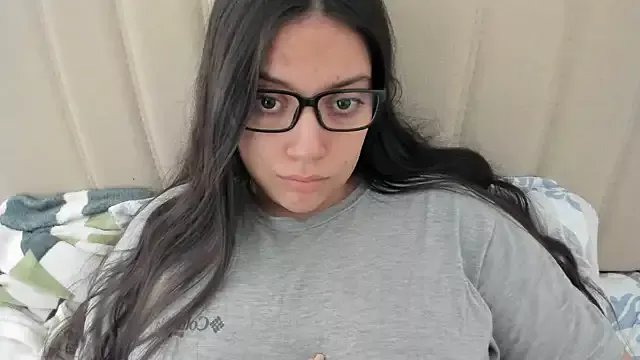 Freechat roniewester on StripChat