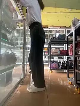 Rosa_998 on StripChat