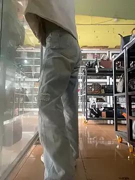 Rosa_998 on StripChat