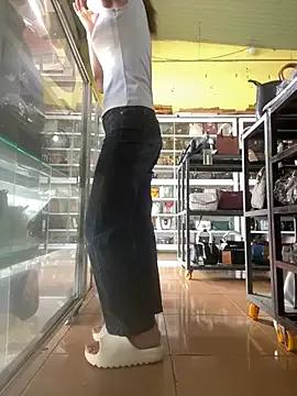 Rosa_998 on StripChat