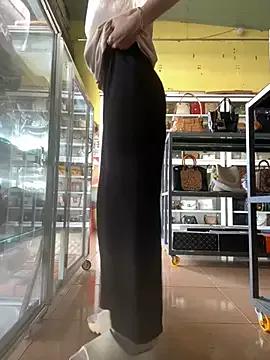 Rosa_998 on StripChat