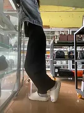 Rosa_998 on StripChat