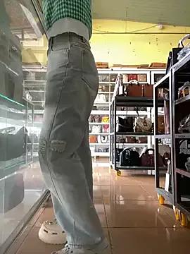 Rosa_998 on StripChat